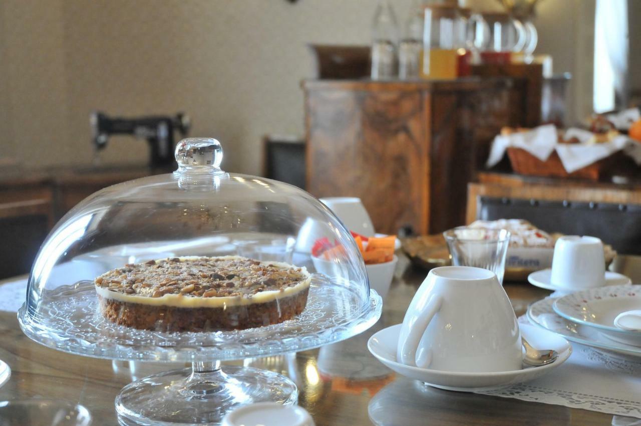Al Diecisette Couette-café 2*
